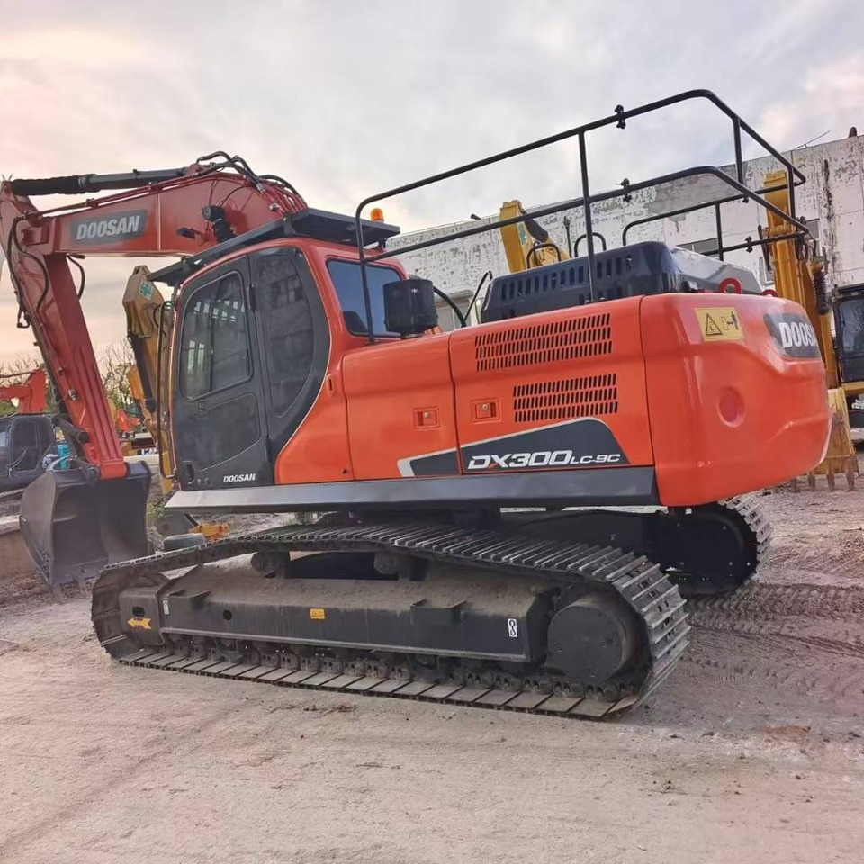 Doosan DX 300 - Ekskavator perayap: gambar 1 Doosan DX 300 - Ekskavator perayap: gambar 1