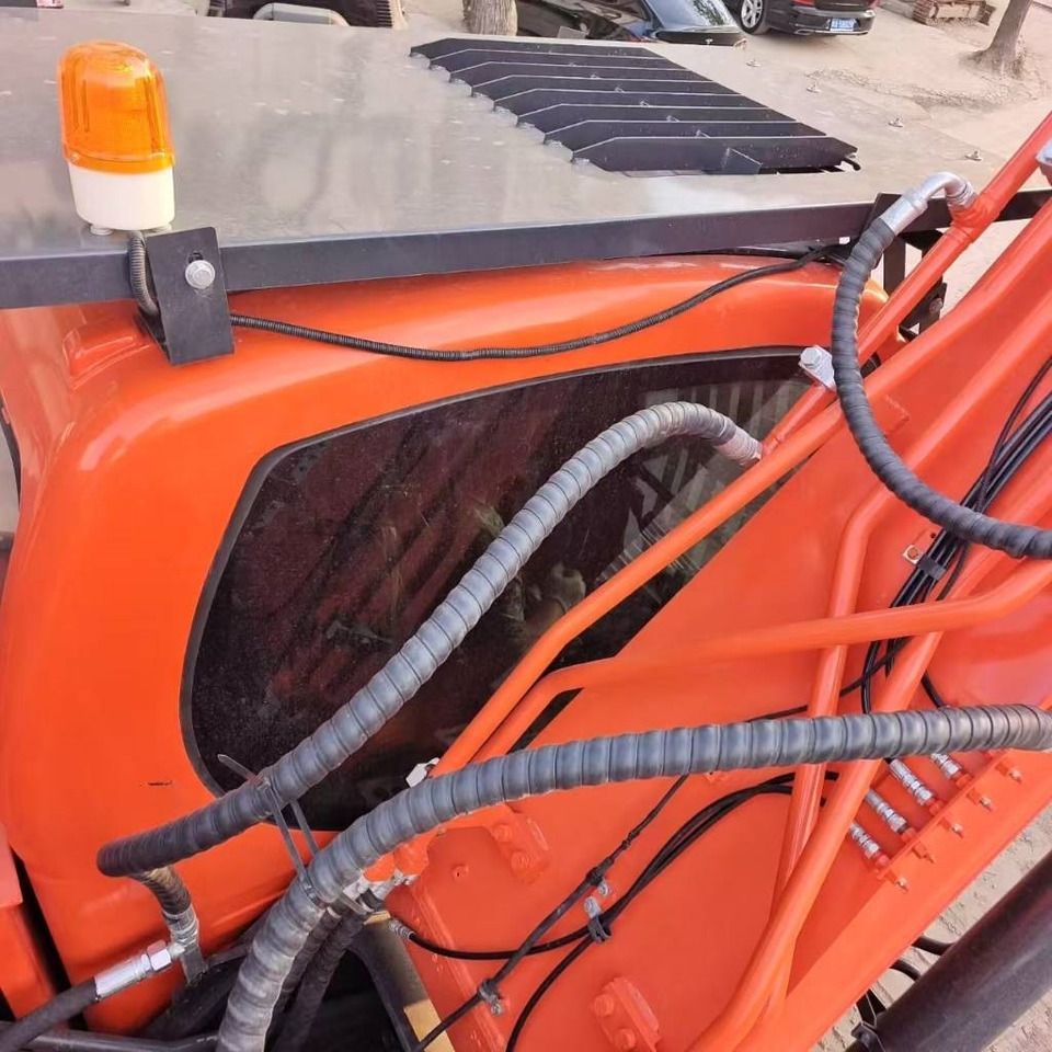 Doosan DX 300 - Ekskavator perayap: gambar 4 Doosan DX 300 - Ekskavator perayap: gambar 4