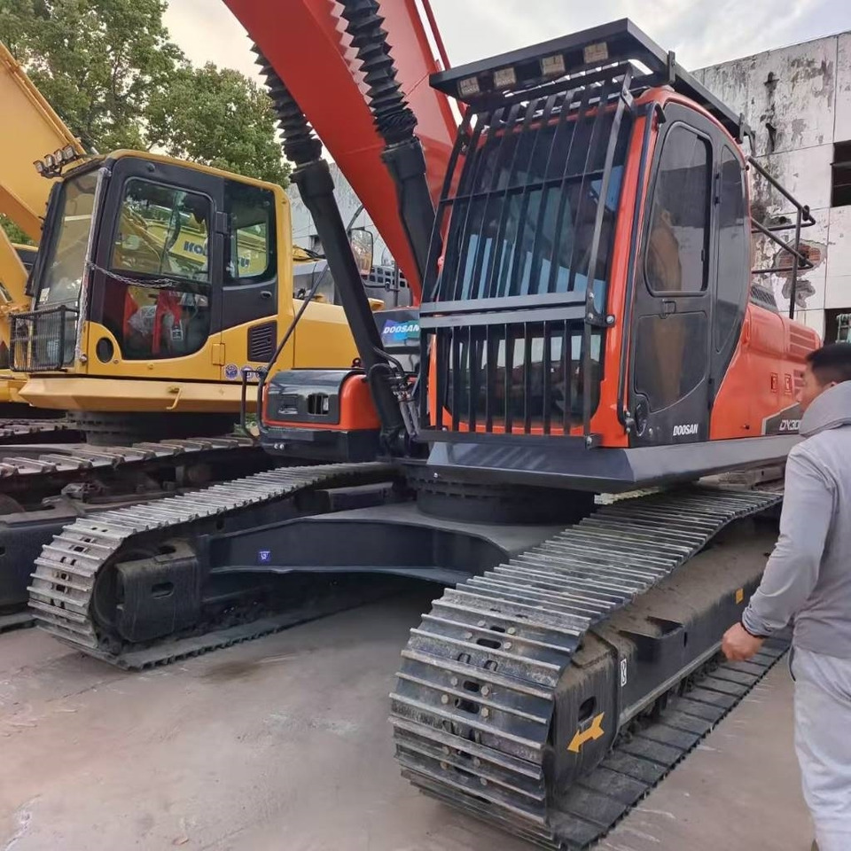 Doosan DX 300 LC - Ekskavator perayap: gambar 3 Doosan DX 300 LC - Ekskavator perayap: gambar 3