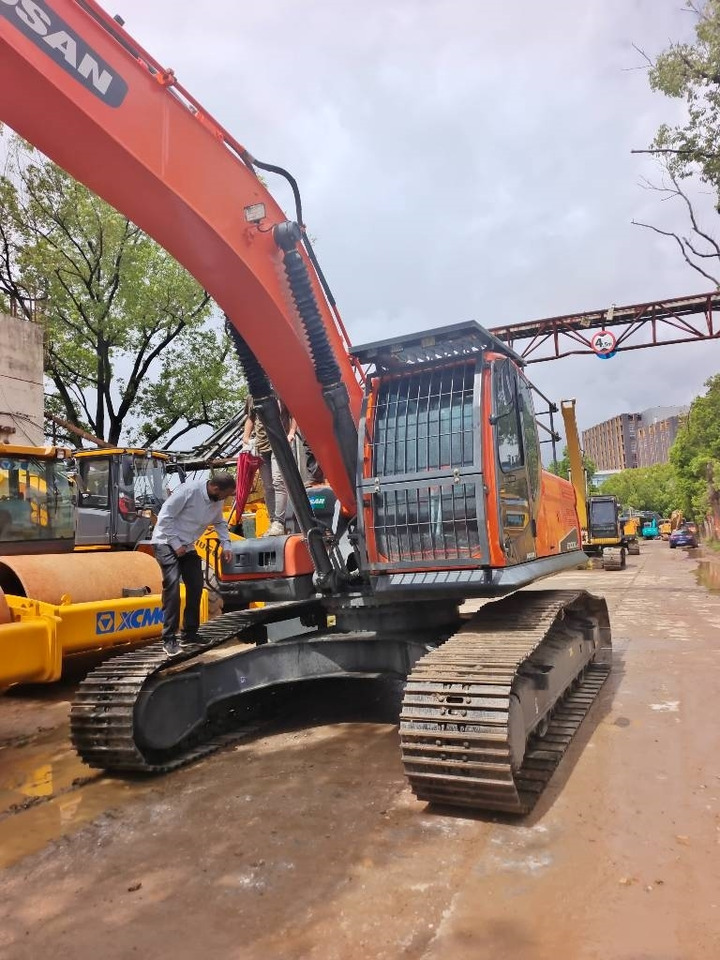 Doosan DX 300LC-9C - Ekskavator perayap: gambar 5 Doosan DX 300LC-9C - Ekskavator perayap: gambar 5