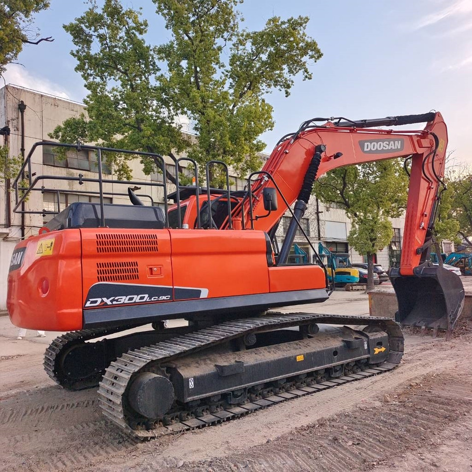 Doosan DX300 - Ekskavator perayap: gambar 2 Doosan DX300 - Ekskavator perayap: gambar 2
