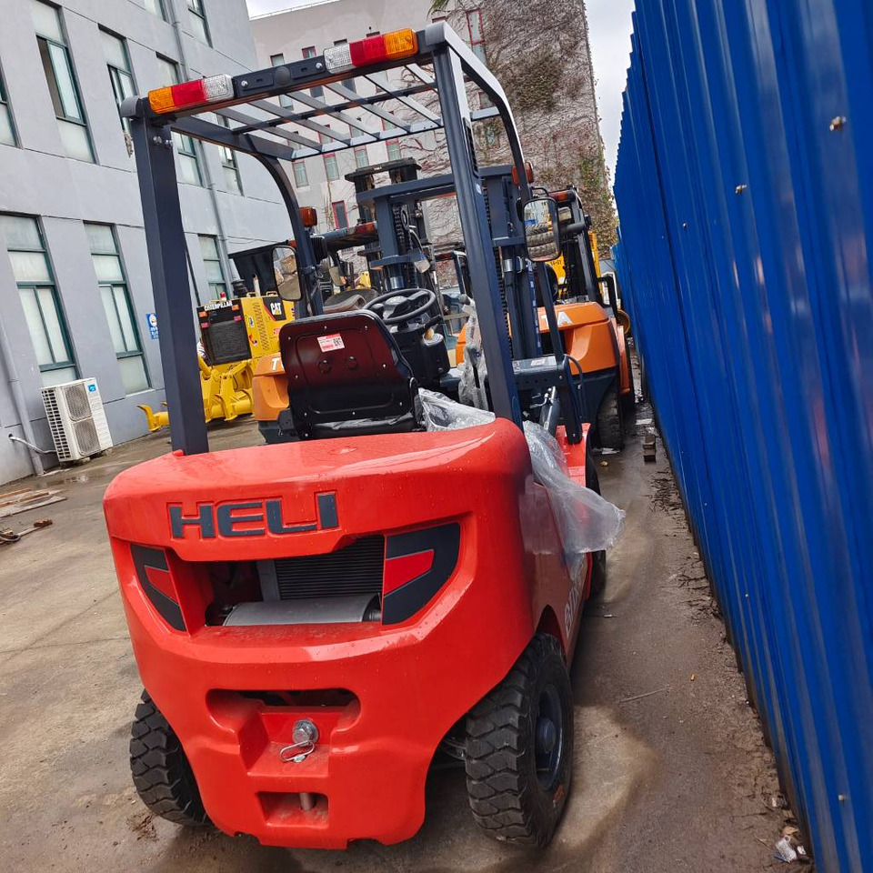 Heli FD30 - Forklift diesel: gambar 4 Heli FD30 - Forklift diesel: gambar 4