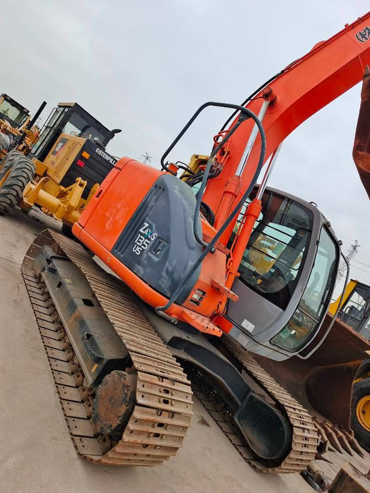 Hitachi ZX 135 US - Ekskavator perayap: gambar 5 Hitachi ZX 135 US - Ekskavator perayap: gambar 5