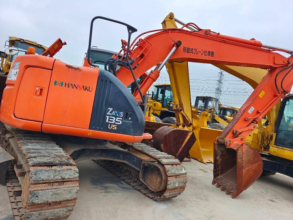 Hitachi ZX 135 US - Ekskavator perayap: gambar 1 Hitachi ZX 135 US - Ekskavator perayap: gambar 1