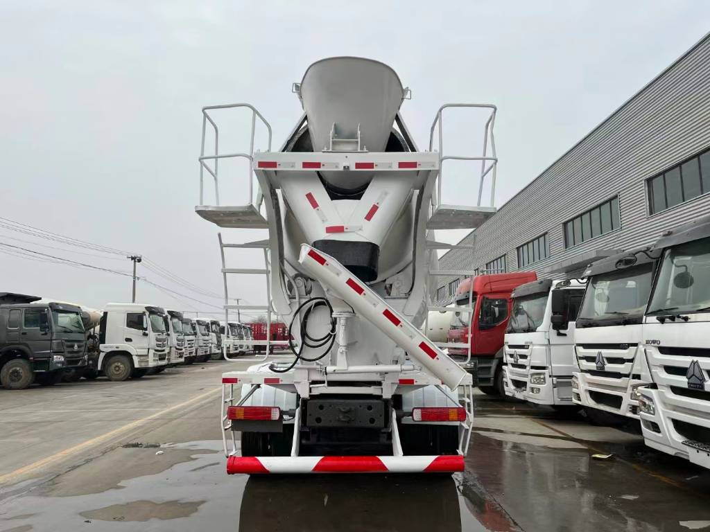Howo 375 - Truk tangki: gambar 5 Howo 375 - Truk tangki: gambar 5