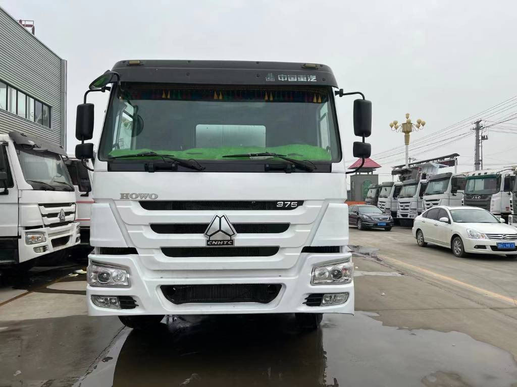Howo 375 - Truk tangki: gambar 3 Howo 375 - Truk tangki: gambar 3