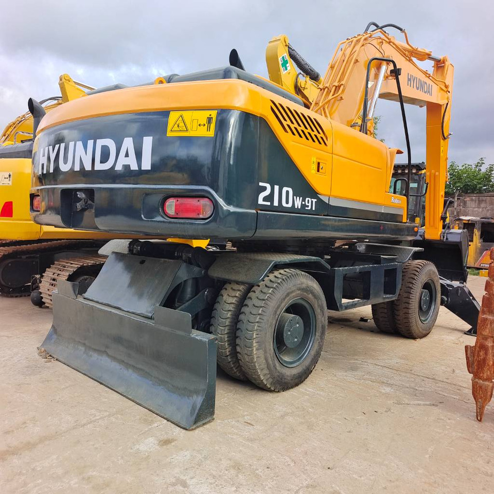 Hyundai 210W-9 - Ekskavator roda: gambar 4 Hyundai 210W-9 - Ekskavator roda: gambar 4