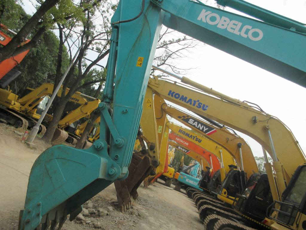 Kobelco kobeloc SK210 - Ekskavator perayap: gambar 4 Kobelco kobeloc SK210 - Ekskavator perayap: gambar 4