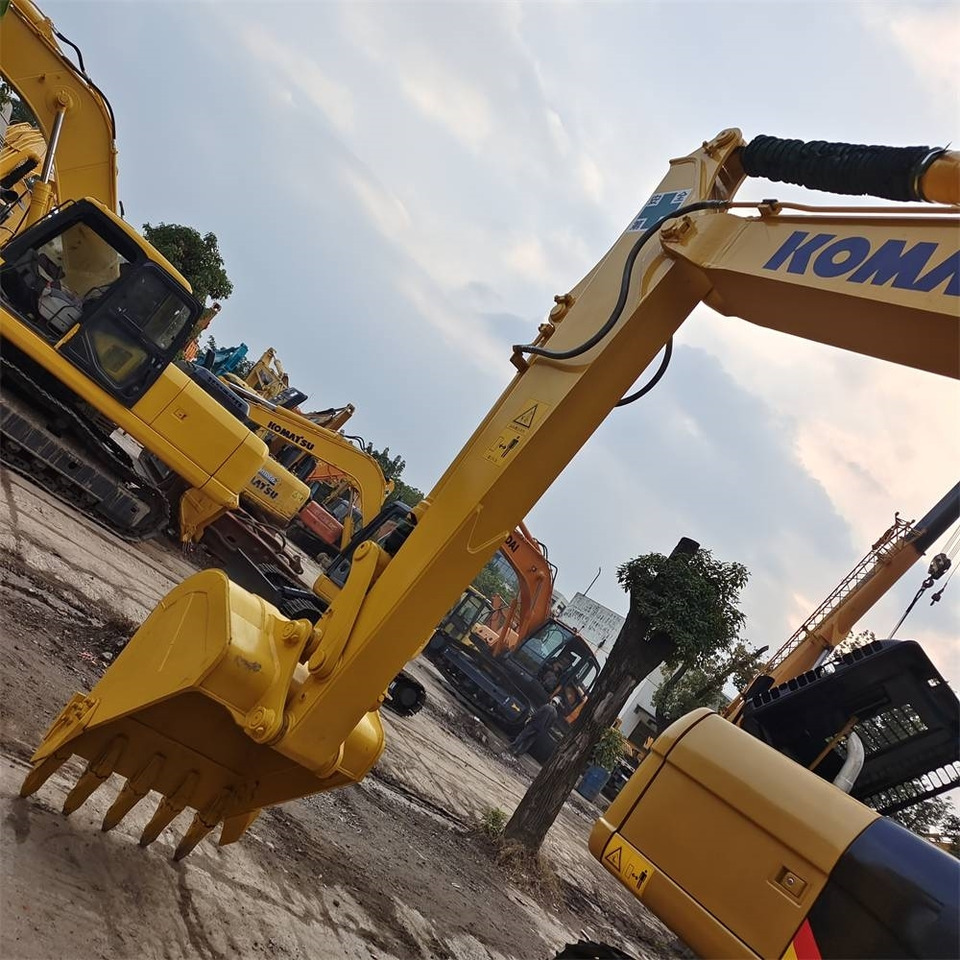 Ekskavator perayap Komatsu PC 130: gambar 11