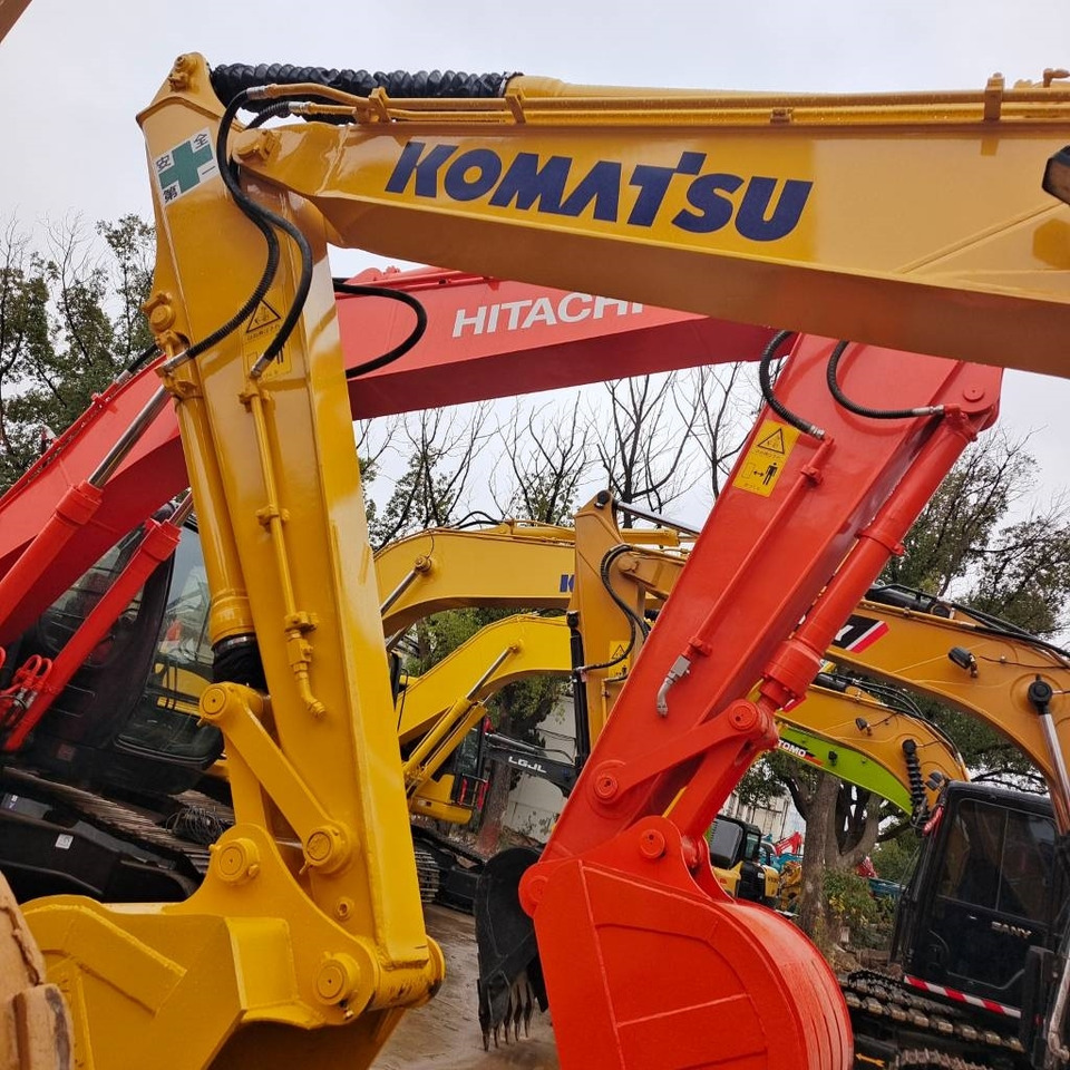 Komatsu PC 130 - Ekskavator perayap: gambar 5 Komatsu PC 130 - Ekskavator perayap: gambar 5