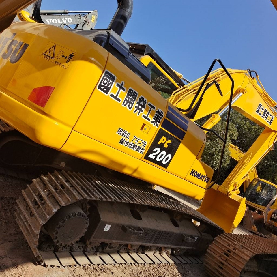 Komatsu PC 200 - Ekskavator perayap: gambar 5 Komatsu PC 200 - Ekskavator perayap: gambar 5