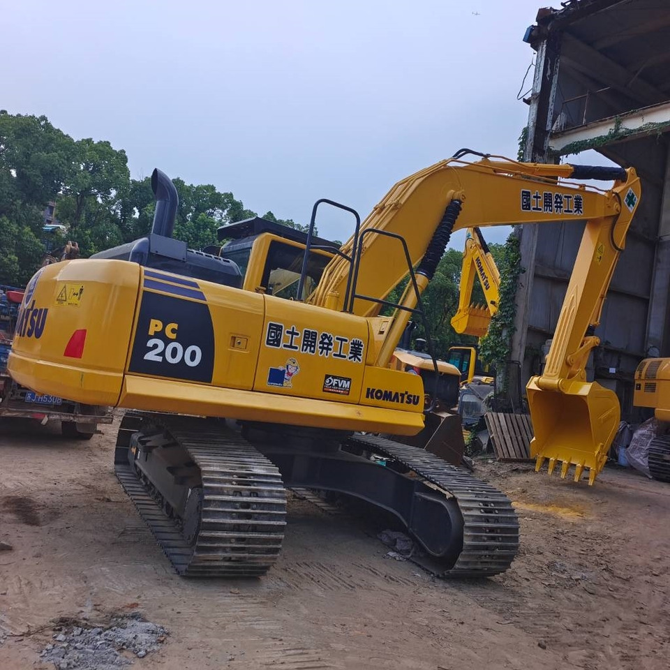 Komatsu PC 200 - Ekskavator perayap: gambar 2 Komatsu PC 200 - Ekskavator perayap: gambar 2