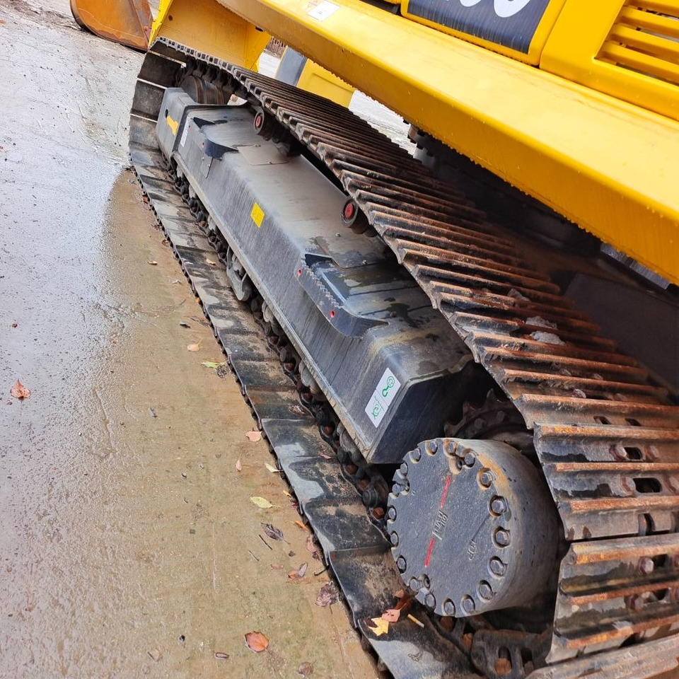 Komatsu PC 200 - Ekskavator perayap: gambar 4 Komatsu PC 200 - Ekskavator perayap: gambar 4