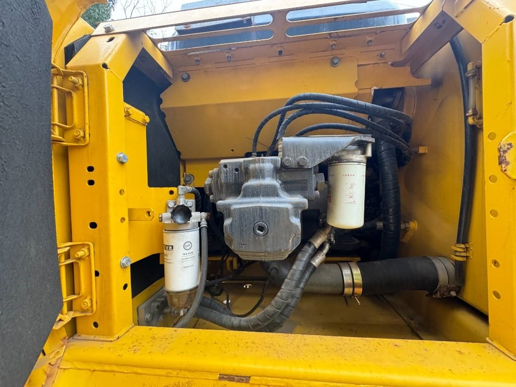 Komatsu PC 210 LC - Ekskavator perayap: gambar 3 Komatsu PC 210 LC - Ekskavator perayap: gambar 3