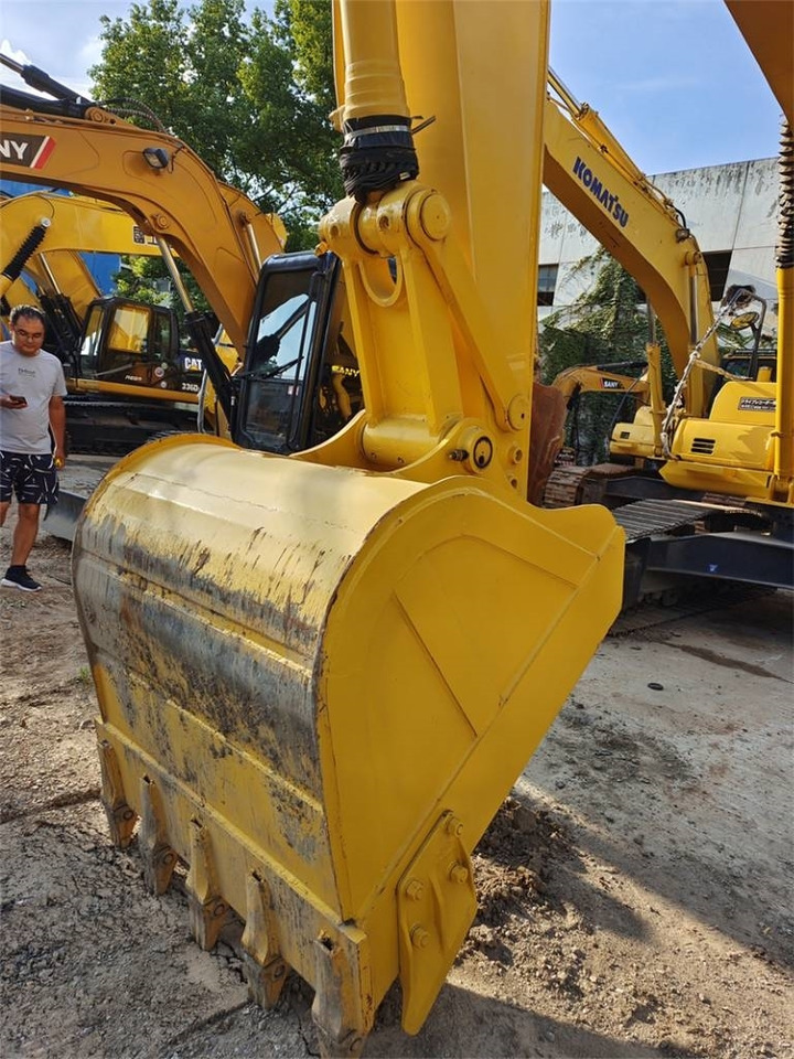 Komatsu PC 220 - Ekskavator perayap: gambar 4 Komatsu PC 220 - Ekskavator perayap: gambar 4