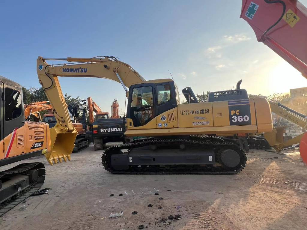 Komatsu PC 360-7 - Ekskavator perayap: gambar 1 Komatsu PC 360-7 - Ekskavator perayap: gambar 1