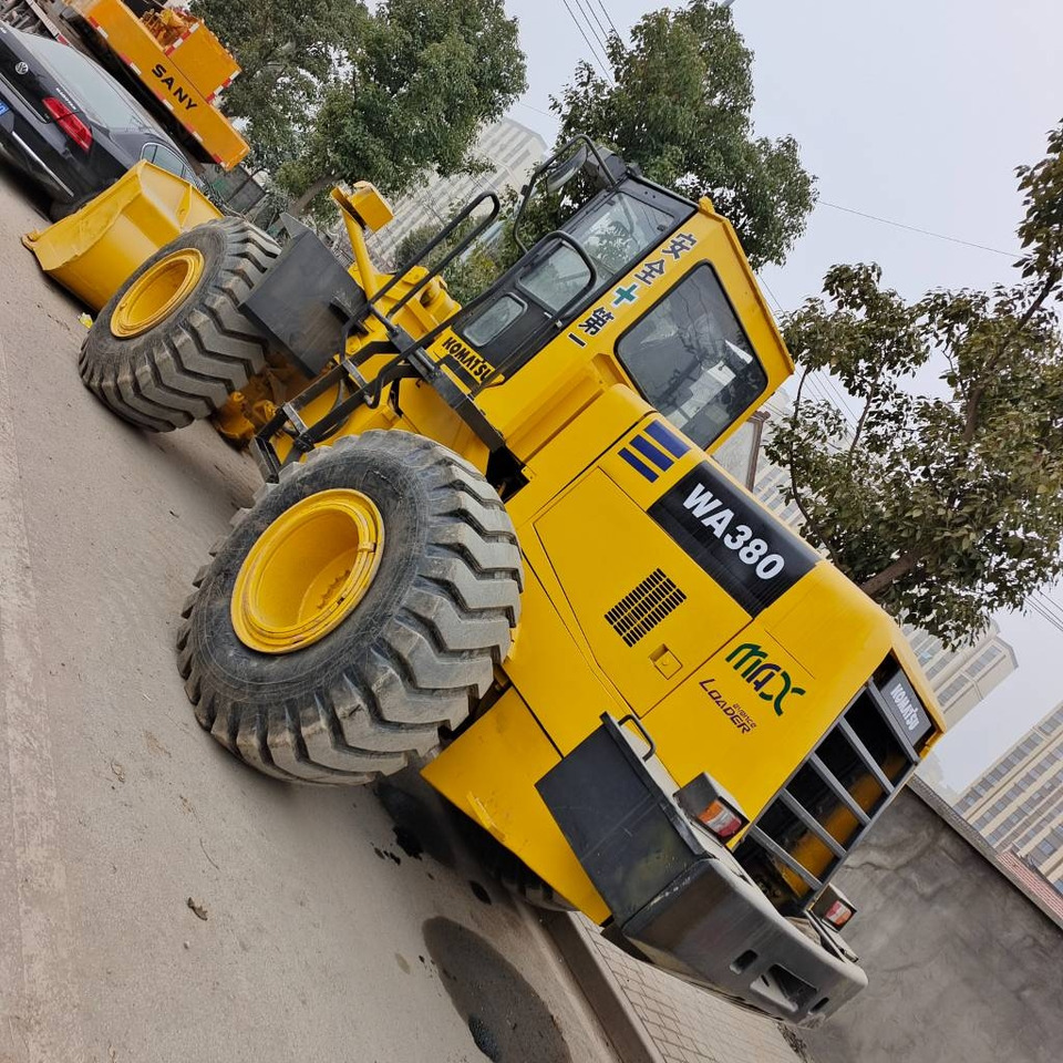 Komatsu WA 380 - Ekskavator perayap: gambar 1 Komatsu WA 380 - Ekskavator perayap: gambar 1