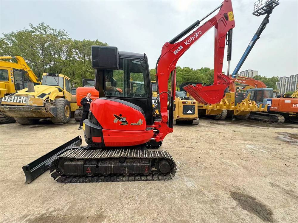 Kubota U 35-3 - Ekskavator mini: gambar 1 Kubota U 35-3 - Ekskavator mini: gambar 1