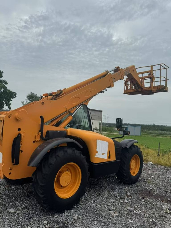 Manitou MT 1377 China Biggest supplier - Ekskavator perayap: gambar 3 Manitou MT 1377 China Biggest supplier - Ekskavator perayap: gambar 3