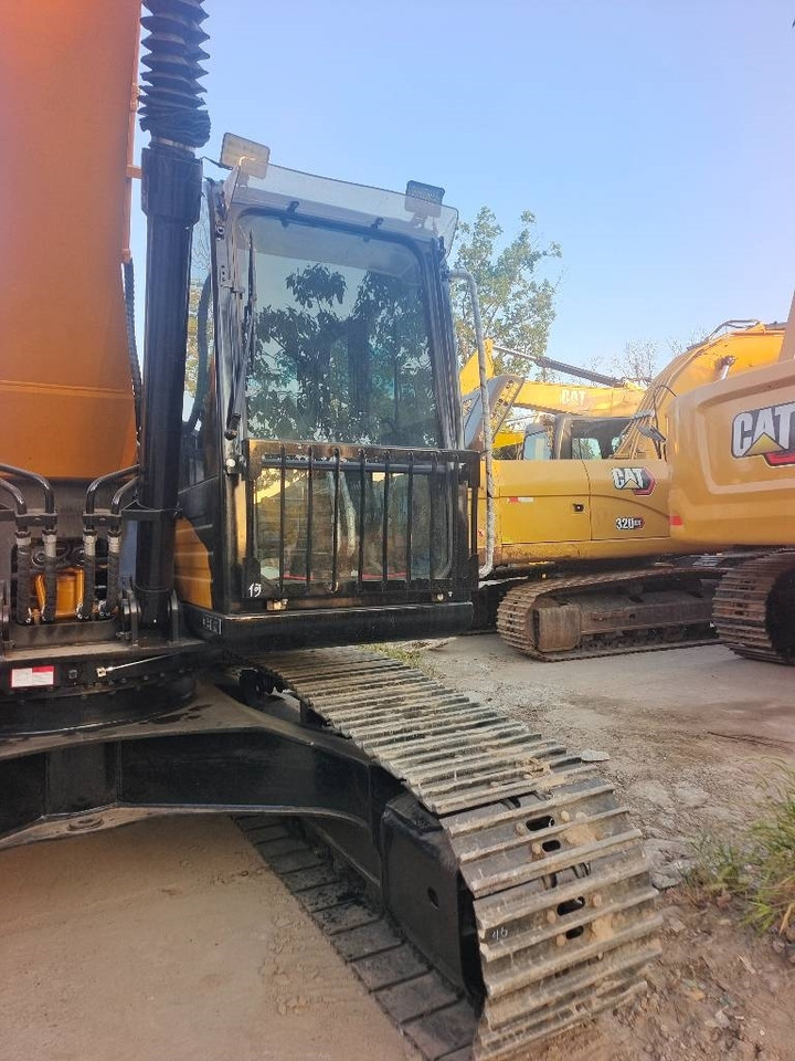 Sany SY 215 H - Ekskavator perayap: gambar 4 Sany SY 215 H - Ekskavator perayap: gambar 4