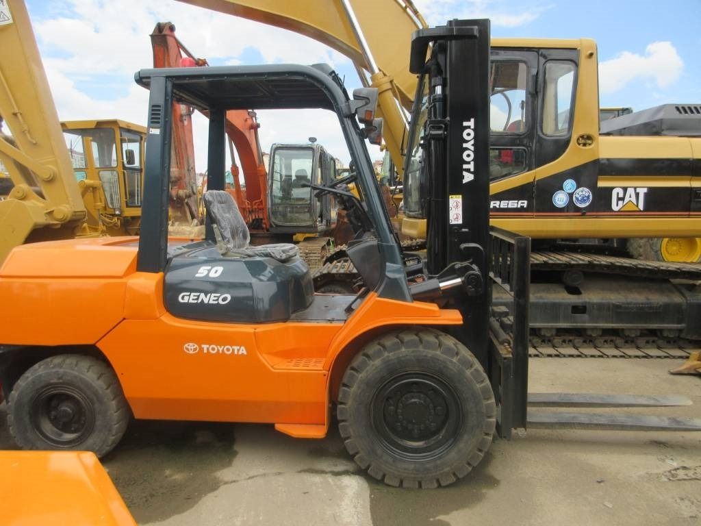 Toyota FD 50 - Forklift diesel: gambar 2 Toyota FD 50 - Forklift diesel: gambar 2