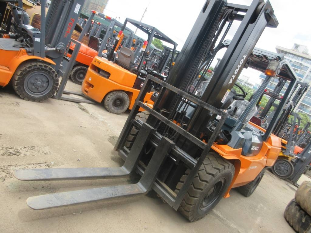 Toyota FD 50 - Forklift diesel: gambar 1 Toyota FD 50 - Forklift diesel: gambar 1