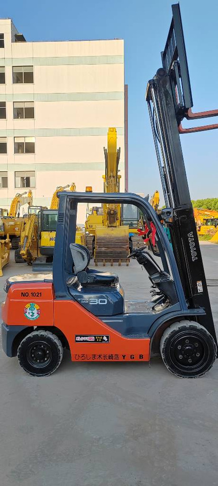 Toyota FD30 - Forklift diesel: gambar 3 Toyota FD30 - Forklift diesel: gambar 3
