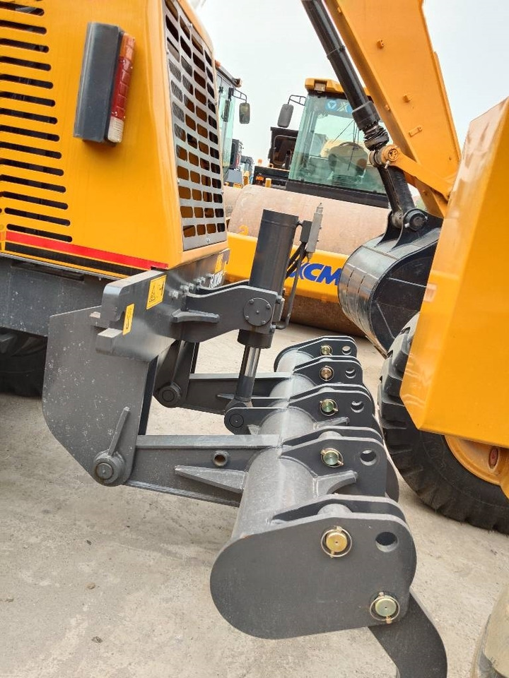 XCMG GR 2153 - Grader: gambar 3 XCMG GR 2153 - Grader: gambar 3