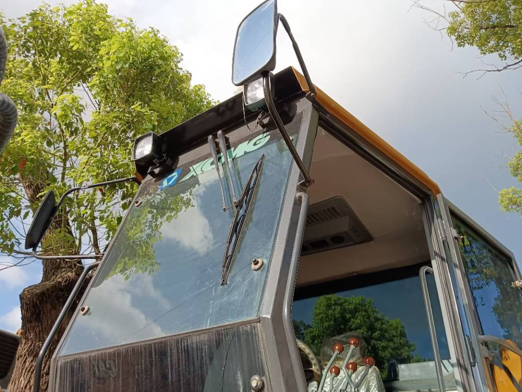 XCMG GR 2153 - Grader: gambar 5 XCMG GR 2153 - Grader: gambar 5