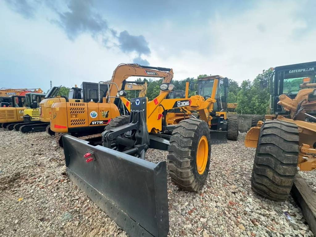 XCMG GR 2153 - Grader: gambar 1 XCMG GR 2153 - Grader: gambar 1
