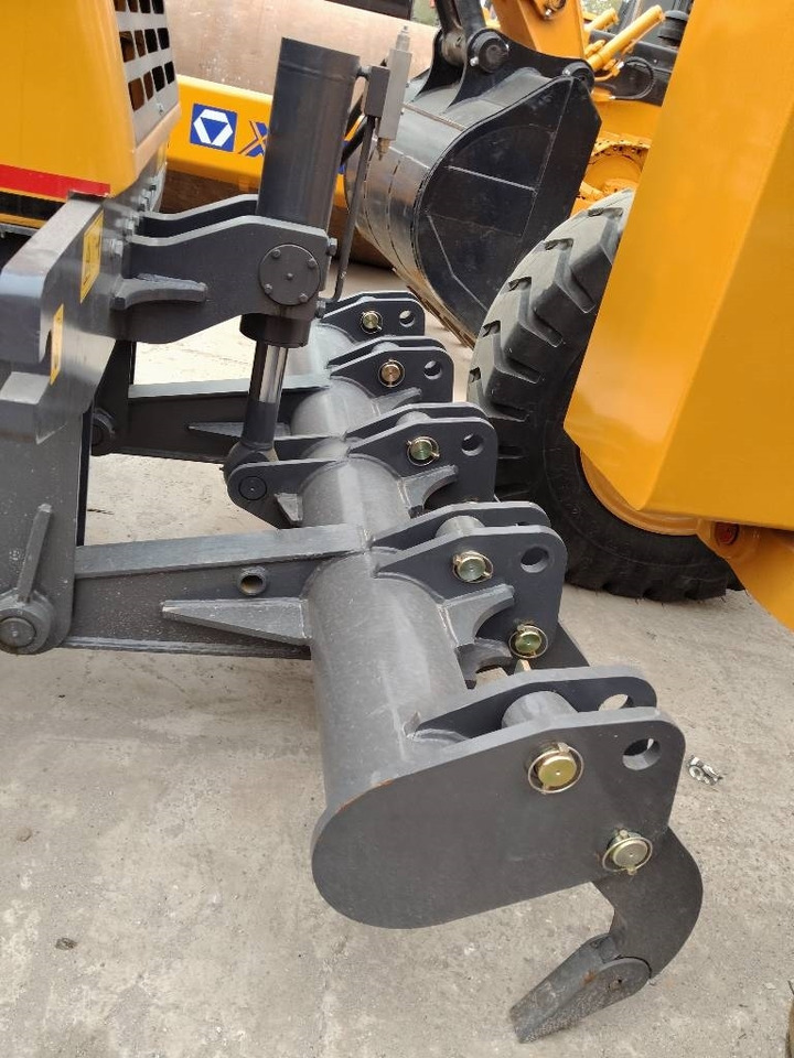 XCMG GR 2153 - Grader: gambar 4 XCMG GR 2153 - Grader: gambar 4