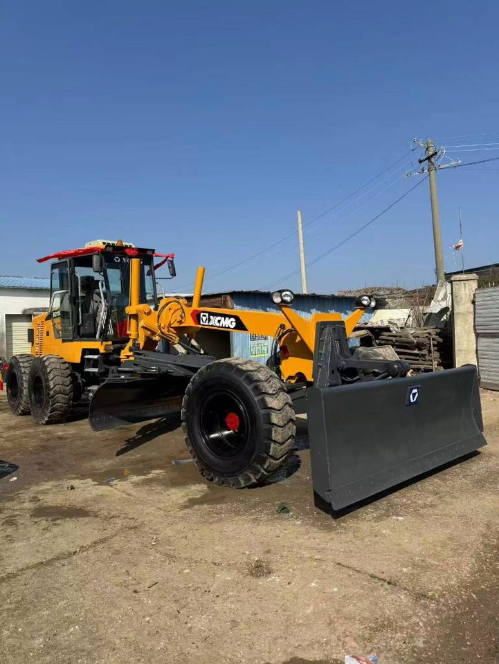 Grader XCMG GR 2153: gambar 1