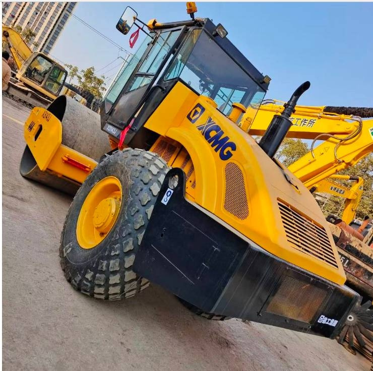 XCMG XS 142 J - Pemadat: gambar 1 XCMG XS 142 J - Pemadat: gambar 1