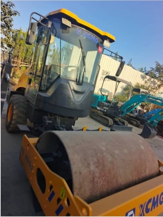 XCMG XS 800 J - Pemadat: gambar 4 XCMG XS 800 J - Pemadat: gambar 4