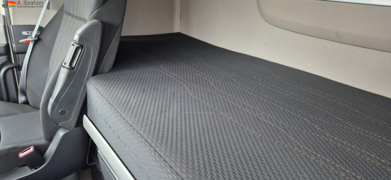 Daf XF 450 FAR Edscha Liftachse auch als Komplettzug !! - Truk dengan terpal samping: gambar 3 Daf XF 450 FAR Edscha Liftachse auch als Komplettzug !! - Truk dengan terpal samping: gambar 3