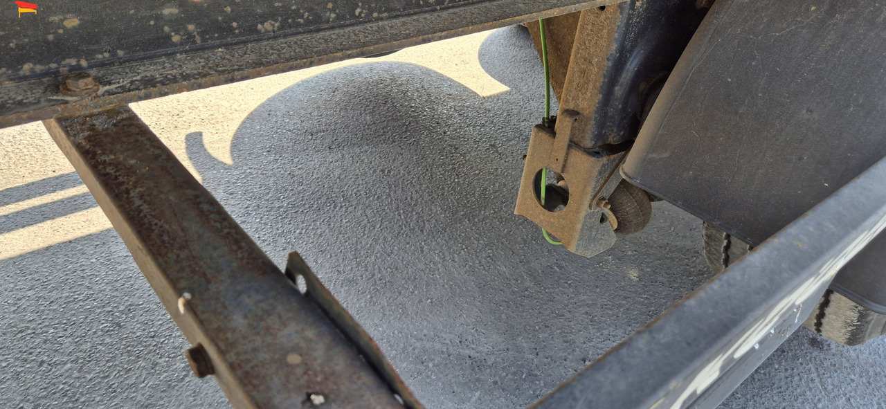 Kögel SN24 Standard, Edscha, Trommelbremse - Semi-trailer dengan terpal samping: gambar 5 Kögel SN24 Standard, Edscha, Trommelbremse - Semi-trailer dengan terpal samping: gambar 5