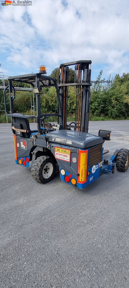 M4-25.3F Moffett Mitnahmestapler - Forklift yang dipasang di truk: gambar 5 M4-25.3F Moffett Mitnahmestapler - Forklift yang dipasang di truk: gambar 5