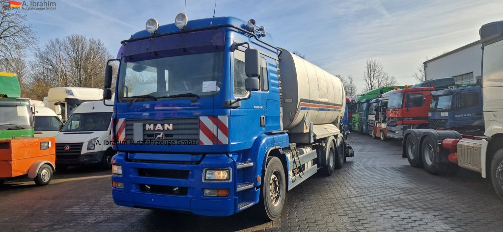 MAN TGA Asphaltspritze Schäfer 20 000 Liters - Truk tangki: gambar 1 MAN TGA Asphaltspritze Schäfer 20 000 Liters - Truk tangki: gambar 1