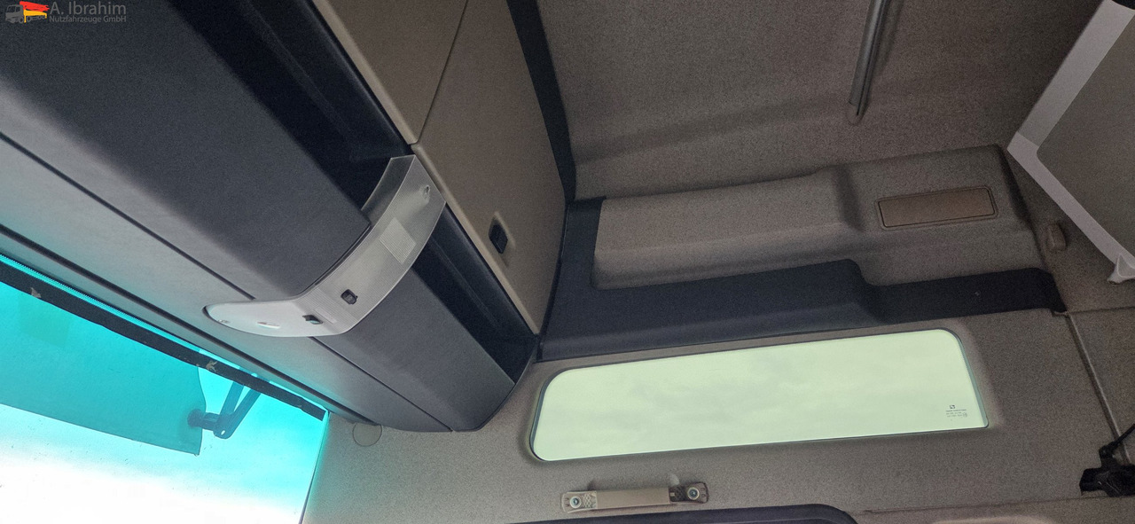 MAN TGX 26.460 6x2 | Lift-Lenkachse | Retarder | Klima | 2 x Vorhanden - Pengangkut kontainer/ Container truck: gambar 3 MAN TGX 26.460 6x2 | Lift-Lenkachse | Retarder | Klima | 2 x Vorhanden - Pengangkut kontainer/ Container truck: gambar 3