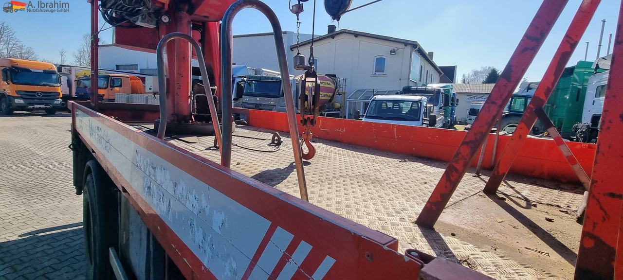 Mercedes-Benz 1722 Dachdeckerkran Cormach 30000 TECH, - Truk derek, Truk flatbed: gambar 2 Mercedes-Benz 1722 Dachdeckerkran Cormach 30000 TECH, - Truk derek, Truk flatbed: gambar 2