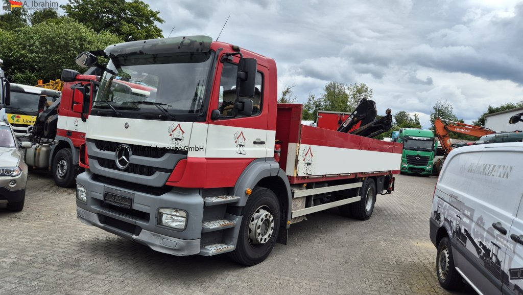 Mercedes-Benz 1829L mit Kran HIAB 111 Hiduo , Funk FB - Truk flatbed, Truk derek: gambar 1 Mercedes-Benz 1829L mit Kran HIAB 111 Hiduo , Funk FB - Truk flatbed, Truk derek: gambar 1