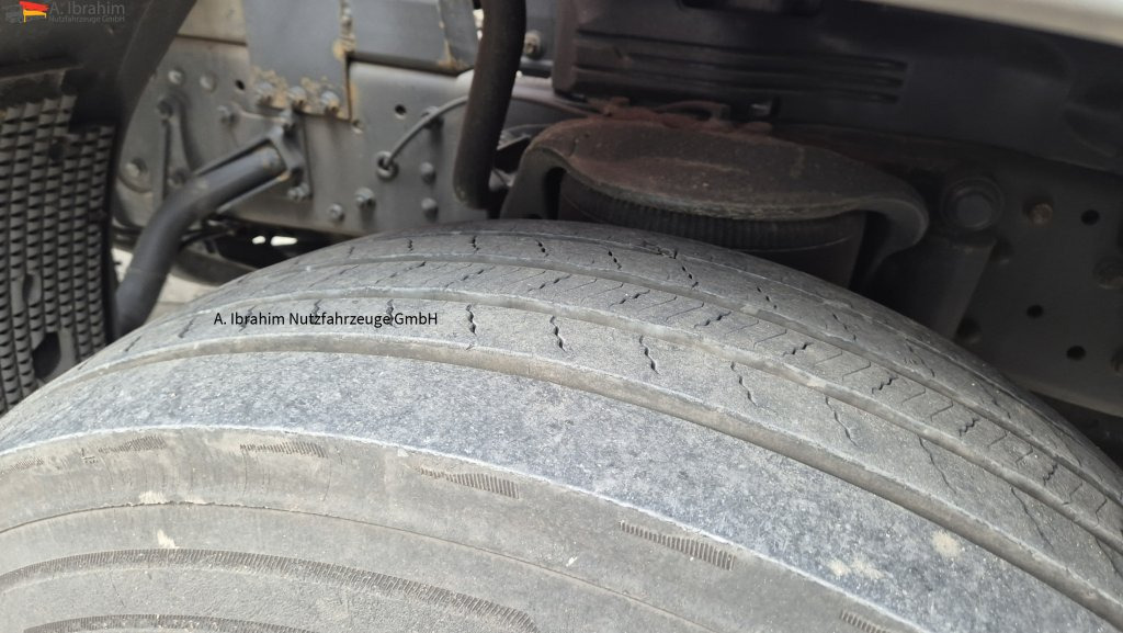 Mercedes-Benz 1833 HIAB Kran, Funk FB Scheckheft gepflegt bei Mercedes - Truk flatbed, Truk derek: gambar 4 Mercedes-Benz 1833 HIAB Kran, Funk FB Scheckheft gepflegt bei Mercedes - Truk flatbed, Truk derek: gambar 4