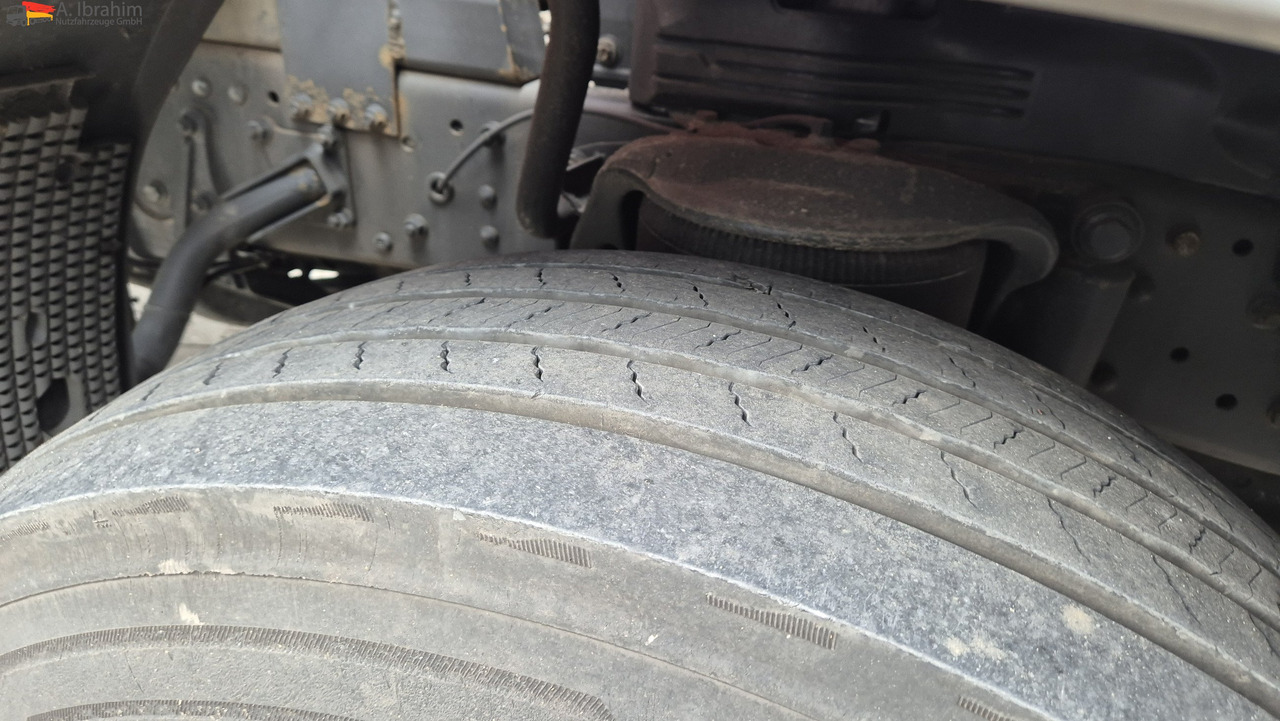 Mercedes-Benz 1833 HIAB Kran, Funk FB Scheckheft gepflegt bei Mercedes - Truk flatbed, Truk derek: gambar 3 Mercedes-Benz 1833 HIAB Kran, Funk FB Scheckheft gepflegt bei Mercedes - Truk flatbed, Truk derek: gambar 3