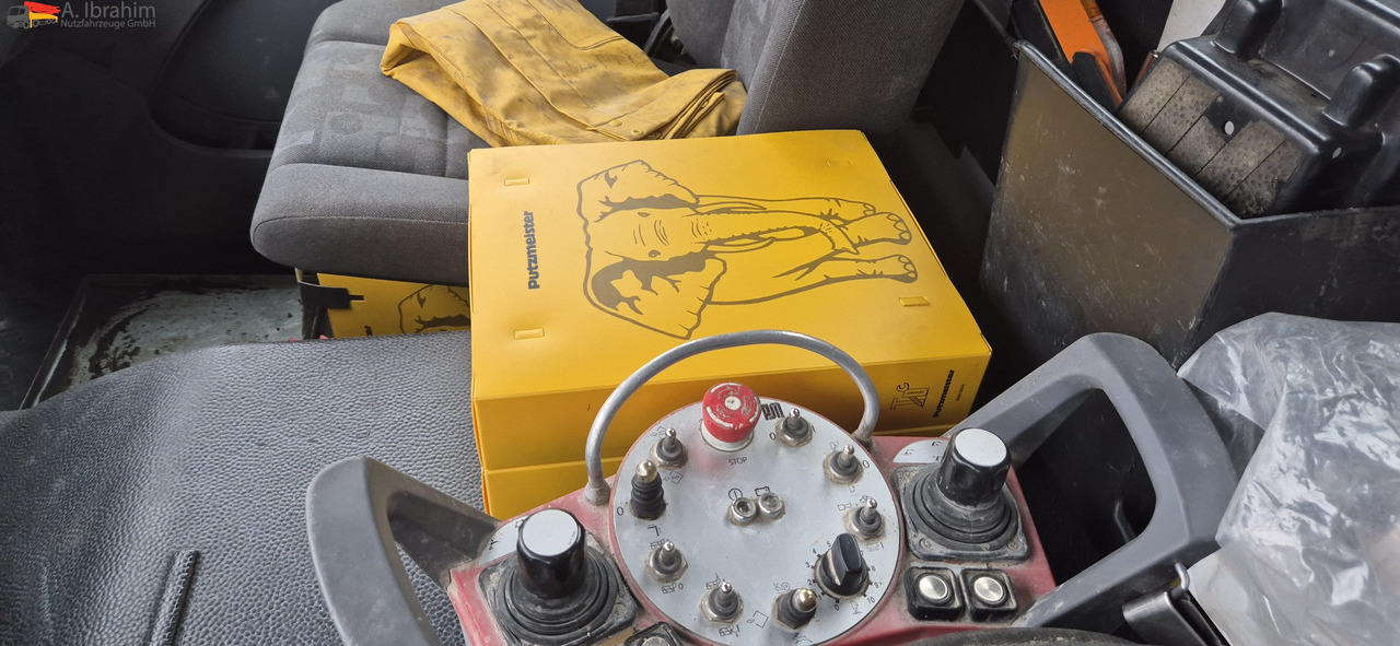 Truk pompa mixer Mercedes-Benz 3241 PM 21-3 Liebherr 7 cbm PUMI Putzmeister Liebherr: gambar 7 Truk pompa mixer Mercedes-Benz 3241 PM 21-3 Liebherr 7 cbm PUMI Putzmeister Liebherr: gambar 7