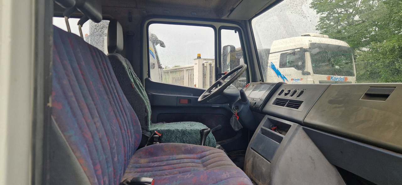 Mercedes-Benz 615D Doka Pritsche, Zustand gut - Van flatbed, Van kombi: gambar 2 Mercedes-Benz 615D Doka Pritsche, Zustand gut - Van flatbed, Van kombi: gambar 2