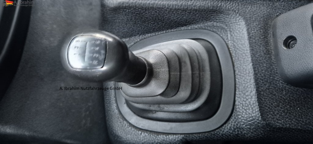 Mercedes-Benz 818L LBW, Luftfederung - Van box: gambar 5 Mercedes-Benz 818L LBW, Luftfederung - Van box: gambar 5