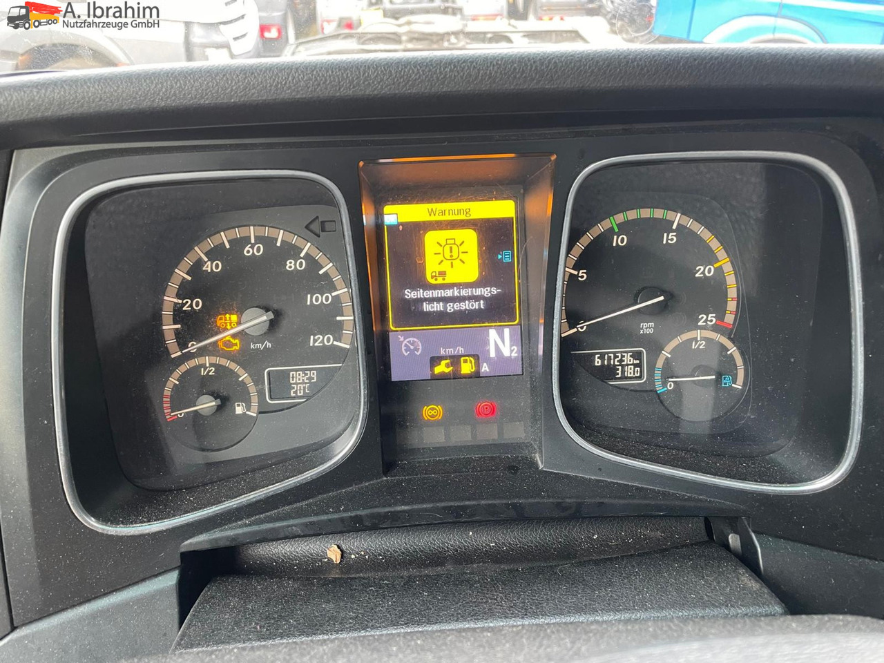 Mercedes-Benz Actros 2545 6x2 Pritsche Kran HIAB 166 - Truk flatbed, Truk derek: gambar 2 Mercedes-Benz Actros 2545 6x2 Pritsche Kran HIAB 166 - Truk flatbed, Truk derek: gambar 2