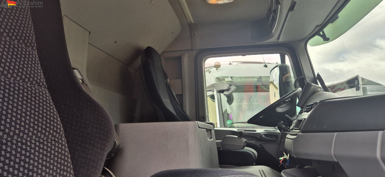 Mercedes-Benz DB 2536, 7,50 m Koffer LBW, Kamera, Carrier 850 Liftachse, mp3 - Truk berpendingin: gambar 3 Mercedes-Benz DB 2536, 7,50 m Koffer LBW, Kamera, Carrier 850 Liftachse, mp3 - Truk berpendingin: gambar 3