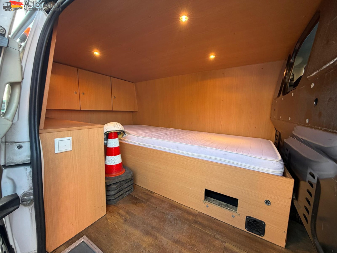 Mercedes-Benz Vito 116 CDI Standheizung | BF 3 | GST Anlage - Truk penjual: gambar 5 Mercedes-Benz Vito 116 CDI Standheizung | BF 3 | GST Anlage - Truk penjual: gambar 5