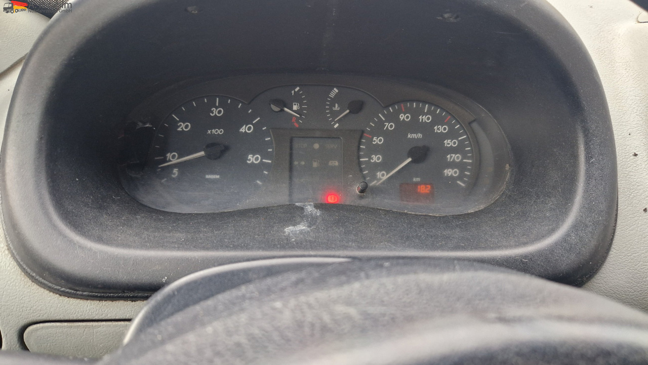 Renault 52AF, zwillingsbereift 2.8 nicht neu, aber läuft, - Van panel: gambar 2 Renault 52AF, zwillingsbereift 2.8 nicht neu, aber läuft, - Van panel: gambar 2